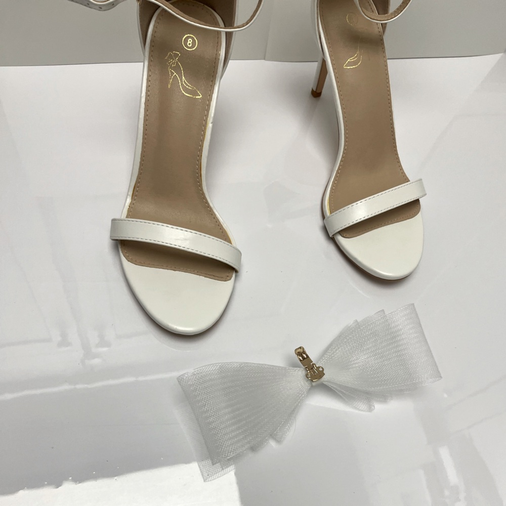 NWT ⚜️🤍⚜️ gorgeous white heels with detachable bows bridal - Picture 7 of 14